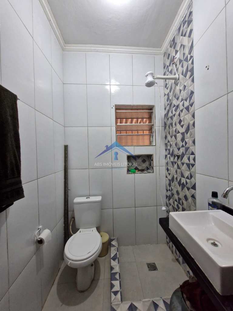 Casa em Praia Grande, no bairro Caiçara