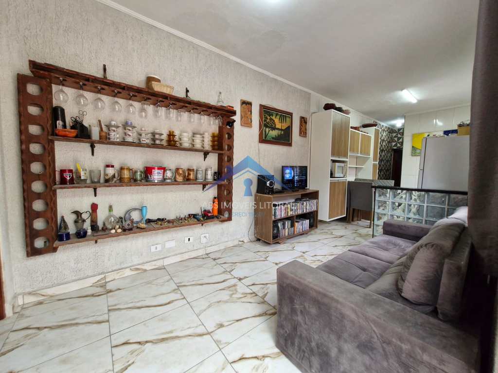 Casa em Praia Grande, no bairro Caiçara
