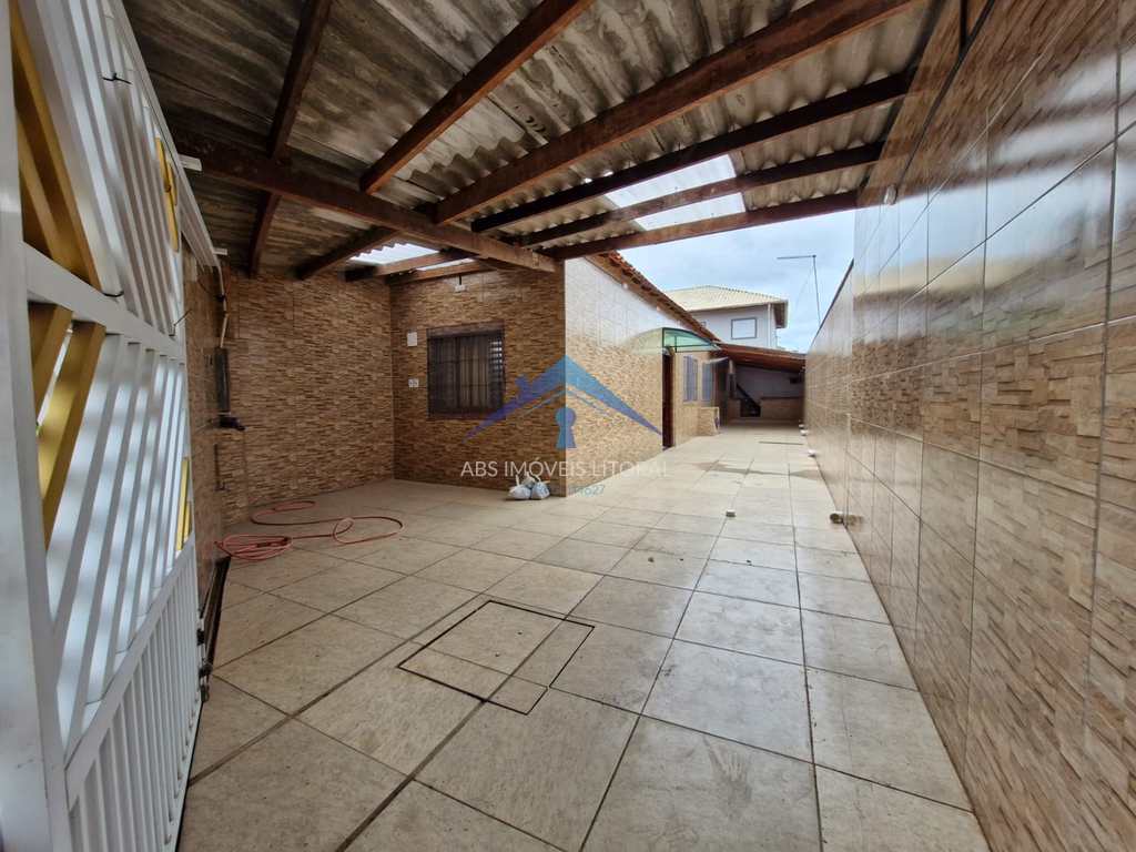 Casa em Praia Grande, no bairro Caiçara
