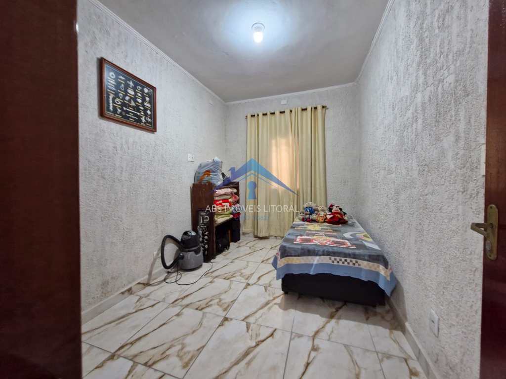 Casa em Praia Grande, no bairro Caiçara