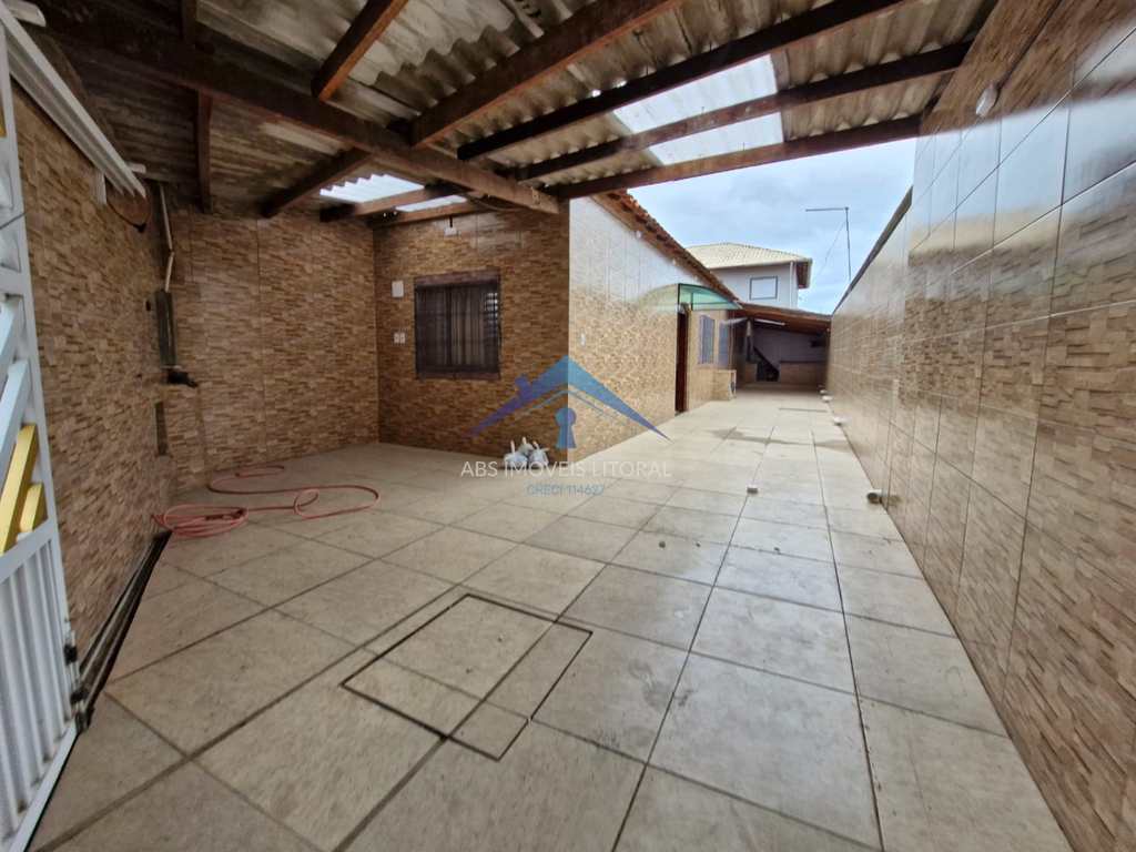 Casa em Praia Grande, no bairro Caiçara
