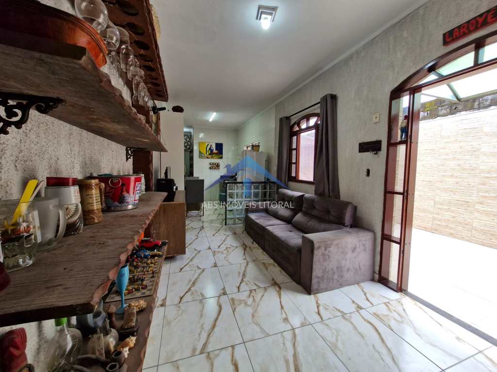 Casa em Praia Grande, no bairro Caiçara