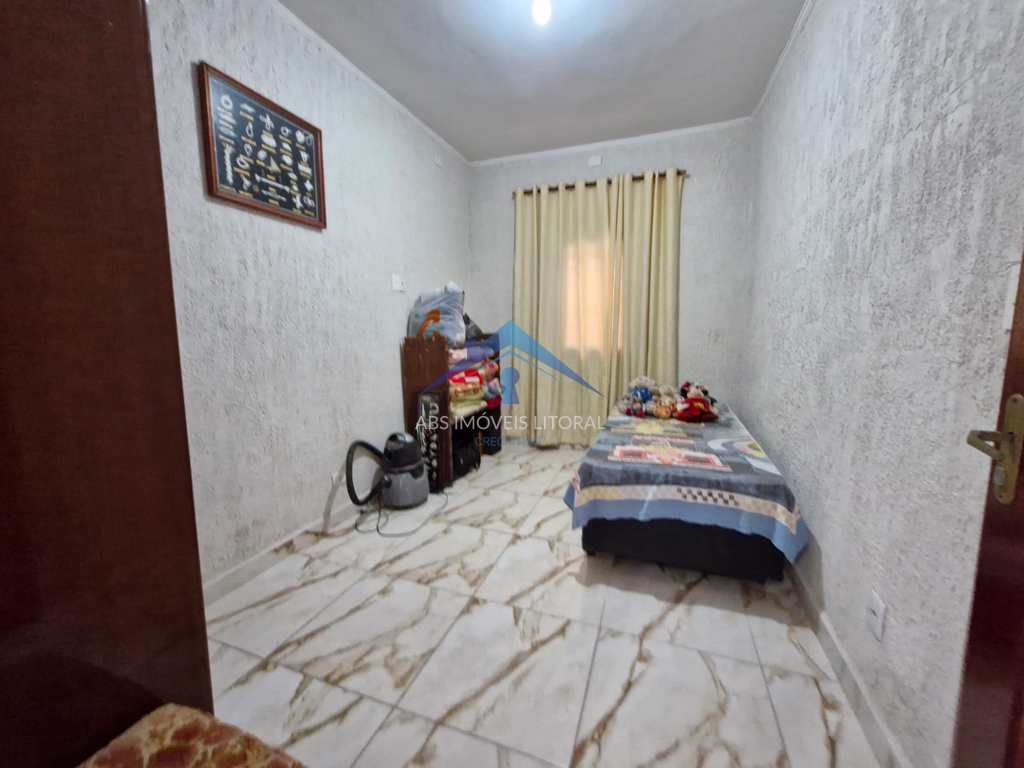 Casa em Praia Grande, no bairro Caiçara