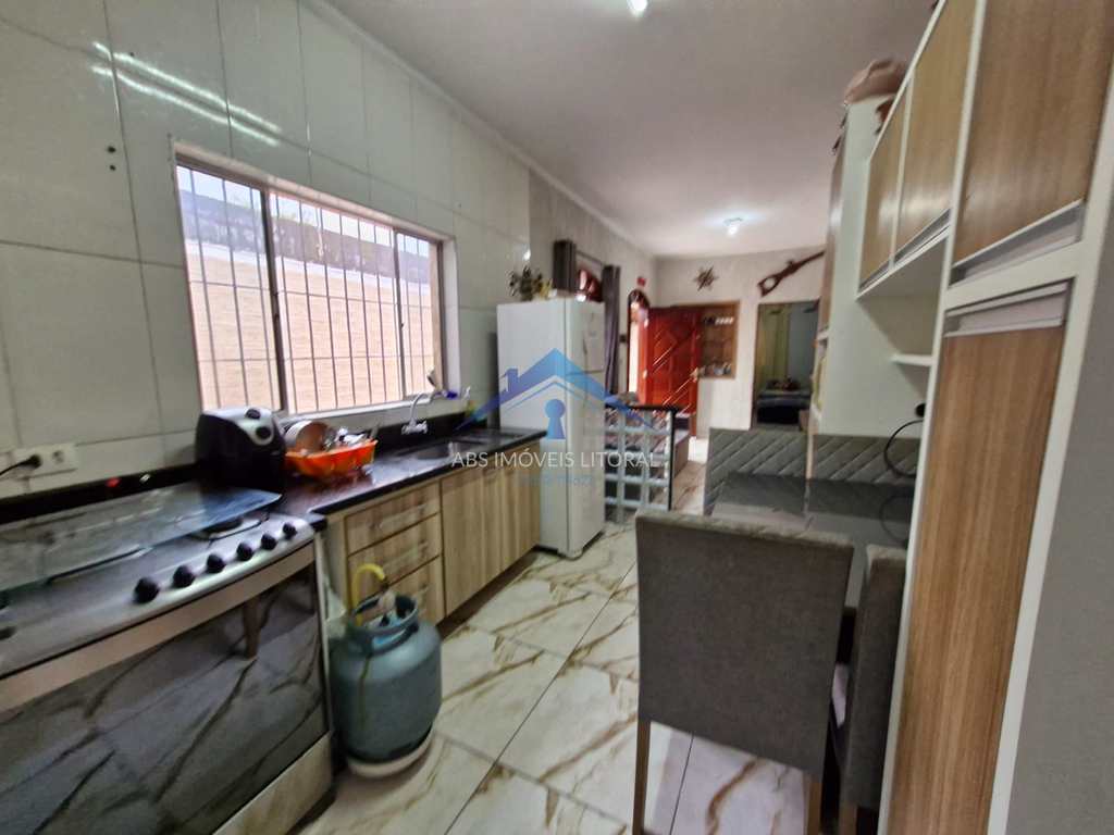 Casa em Praia Grande, no bairro Caiçara