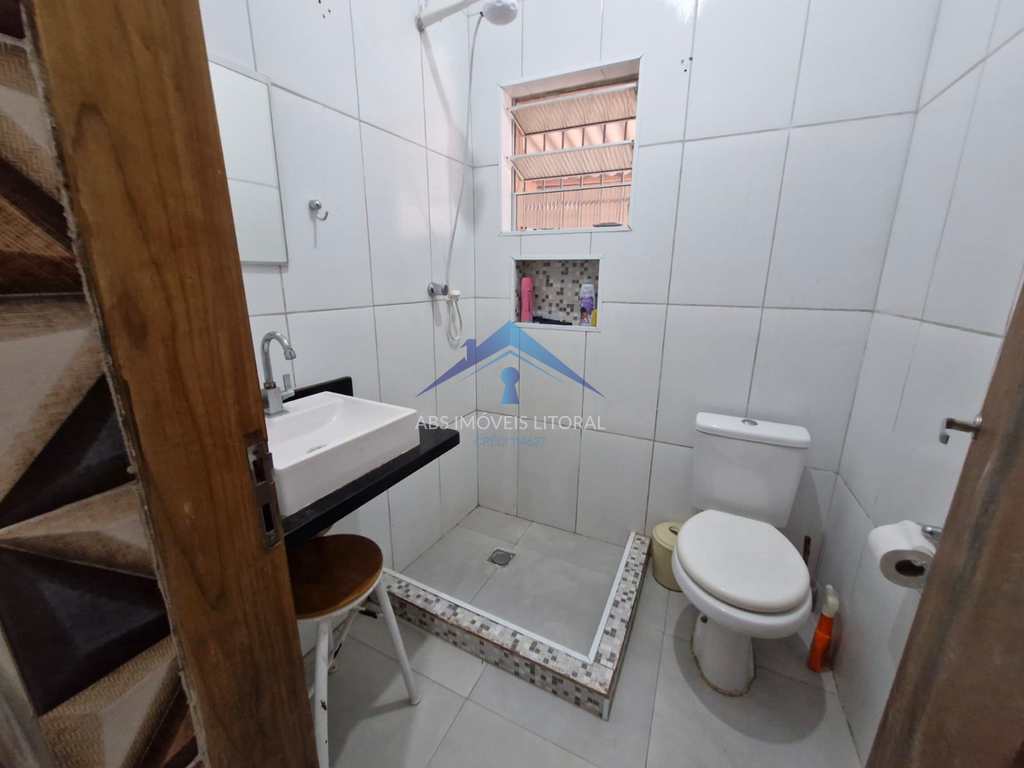 Casa em Praia Grande, no bairro Caiçara
