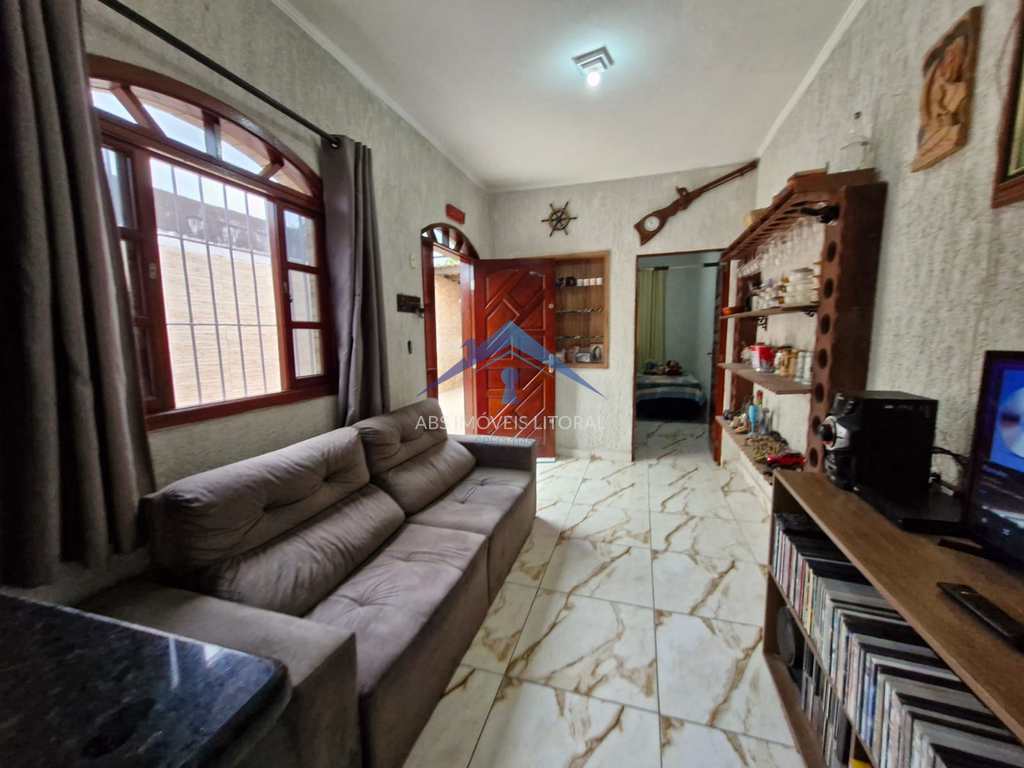 Casa em Praia Grande, no bairro Caiçara
