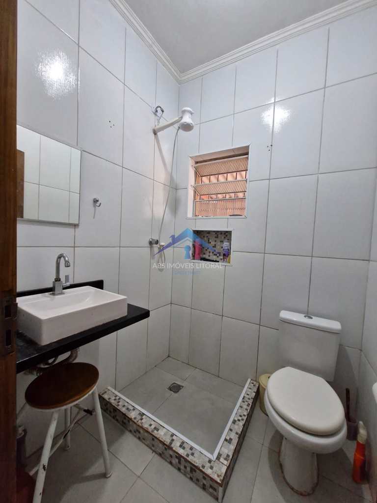 Casa em Praia Grande, no bairro Caiçara