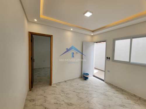 Casa, código 5244 em Praia Grande, bairro Nova Mirim
