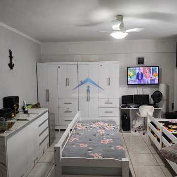 Kitnet em Praia Grande, bairro Balneário Maracanã