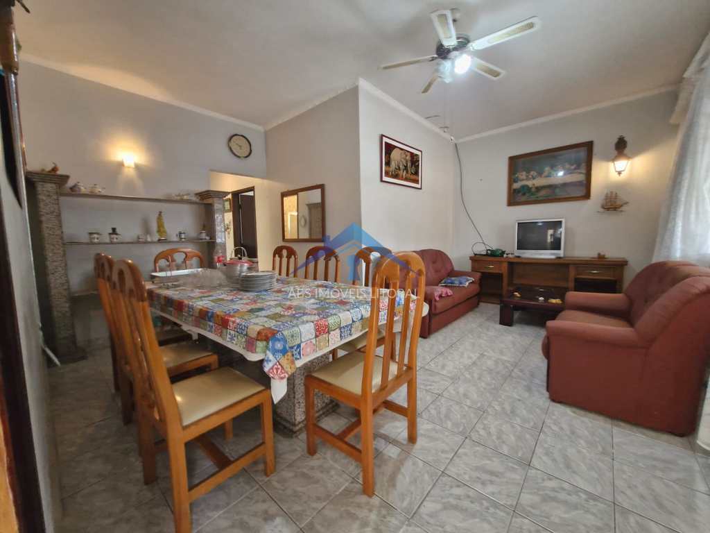 Casa em Praia Grande, no bairro Balneário Maracanã