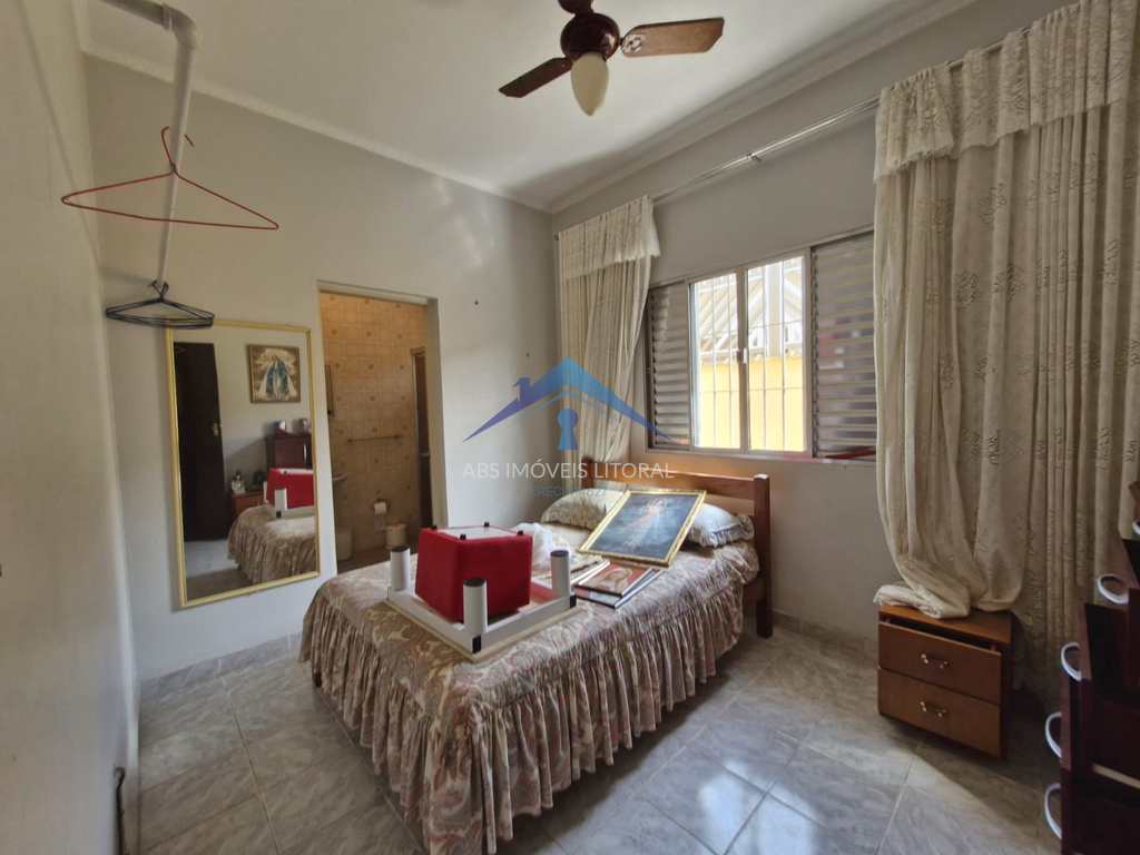 Casa em Praia Grande, no bairro Balneário Maracanã