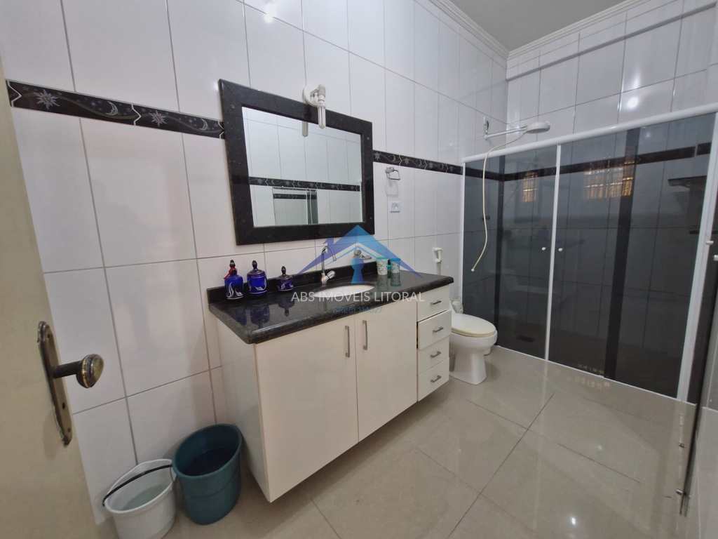 Casa em Praia Grande, no bairro Balneário Maracanã