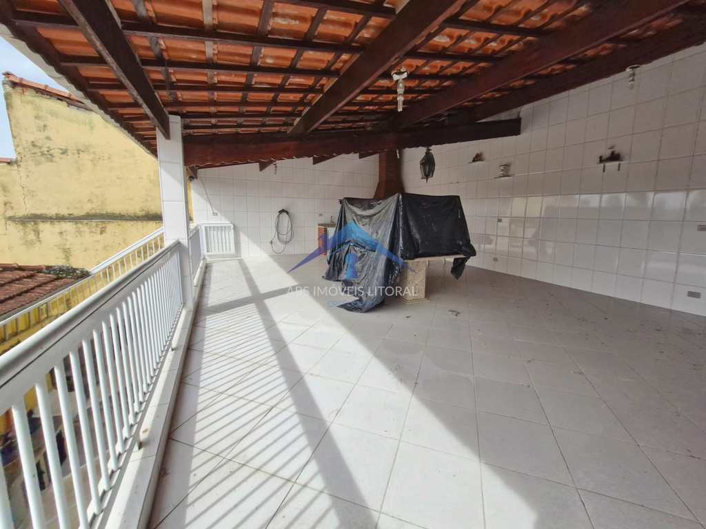 Casa em Praia Grande, no bairro Balneário Maracanã