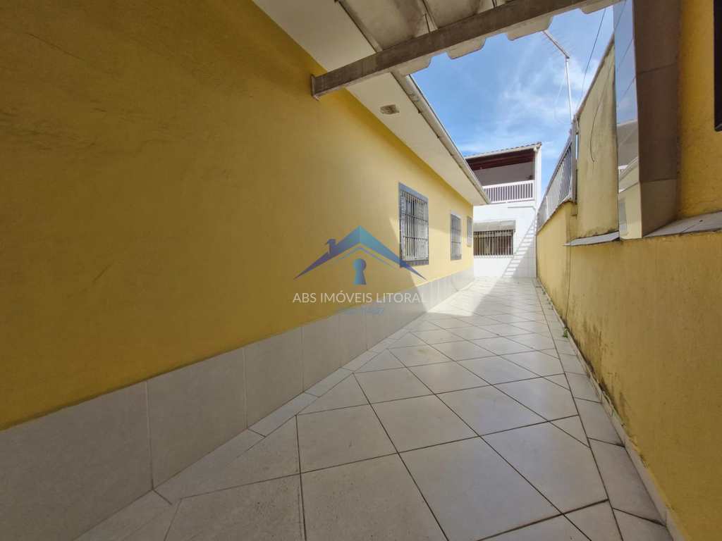 Casa em Praia Grande, no bairro Balneário Maracanã