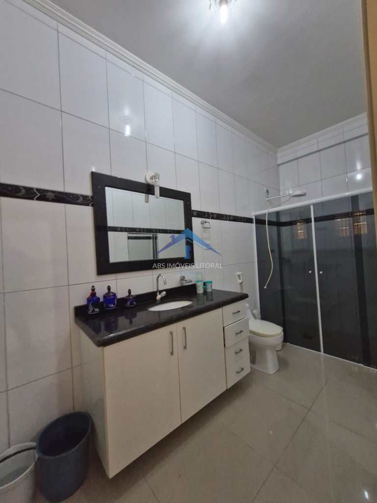 Casa em Praia Grande, no bairro Balneário Maracanã