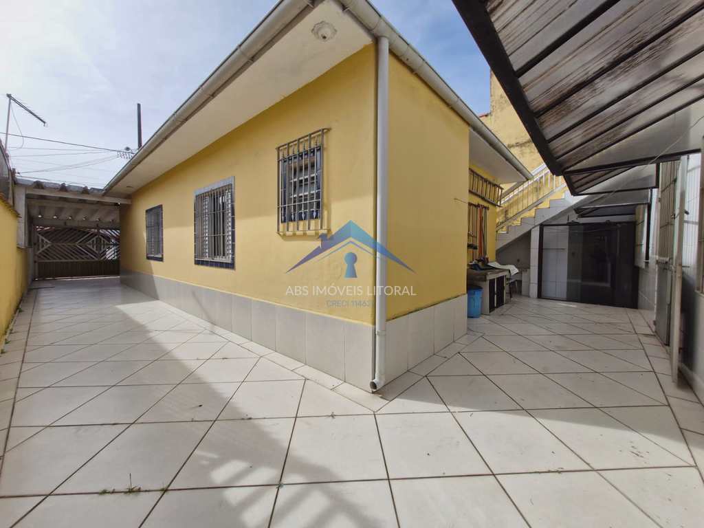 Casa em Praia Grande, no bairro Balneário Maracanã