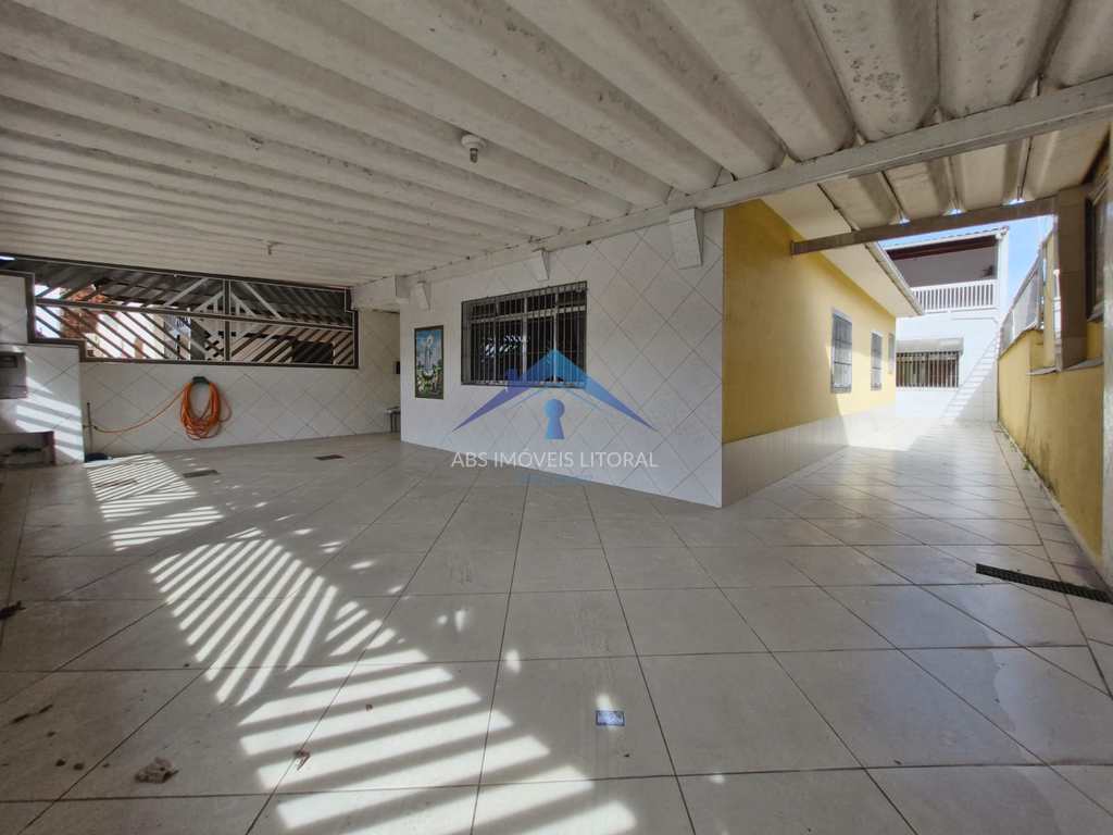 Casa em Praia Grande, no bairro Balneário Maracanã