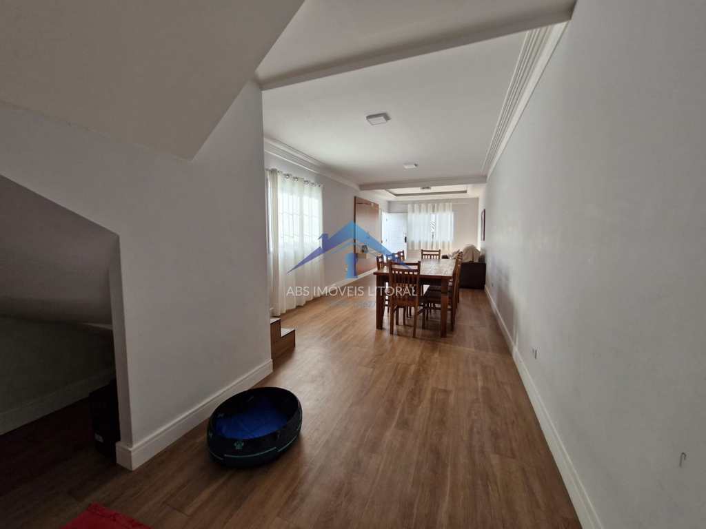 Casa em Praia Grande, no bairro Balneário Maracanã