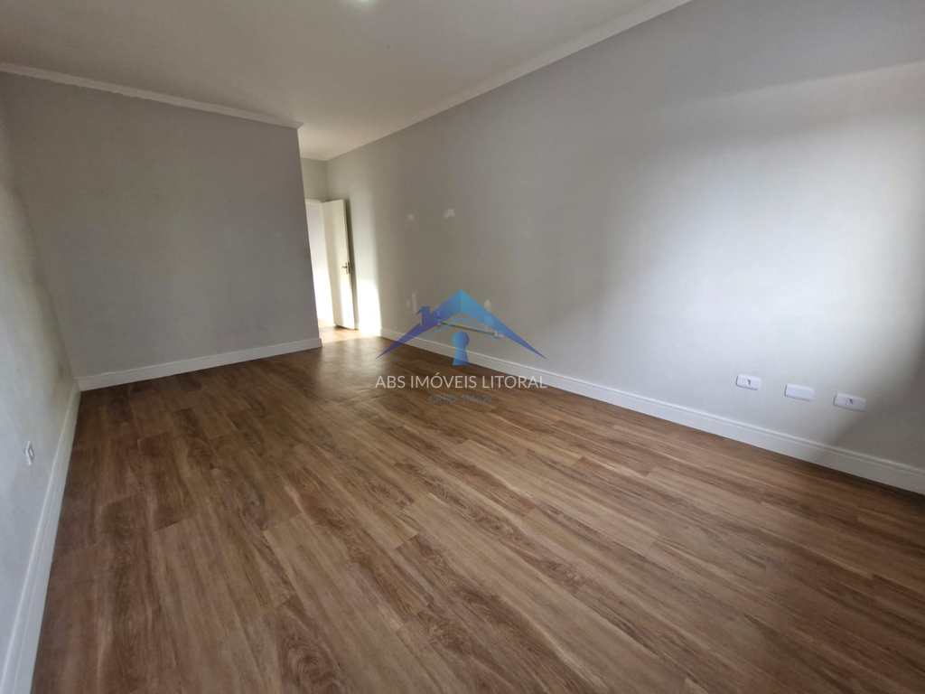 Casa em Praia Grande, no bairro Balneário Maracanã