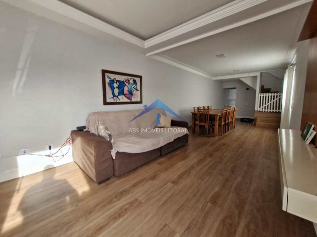 Casa em Praia Grande, no bairro Balneário Maracanã