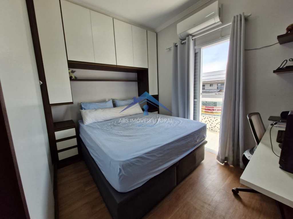 Casa em Praia Grande, no bairro Balneário Maracanã