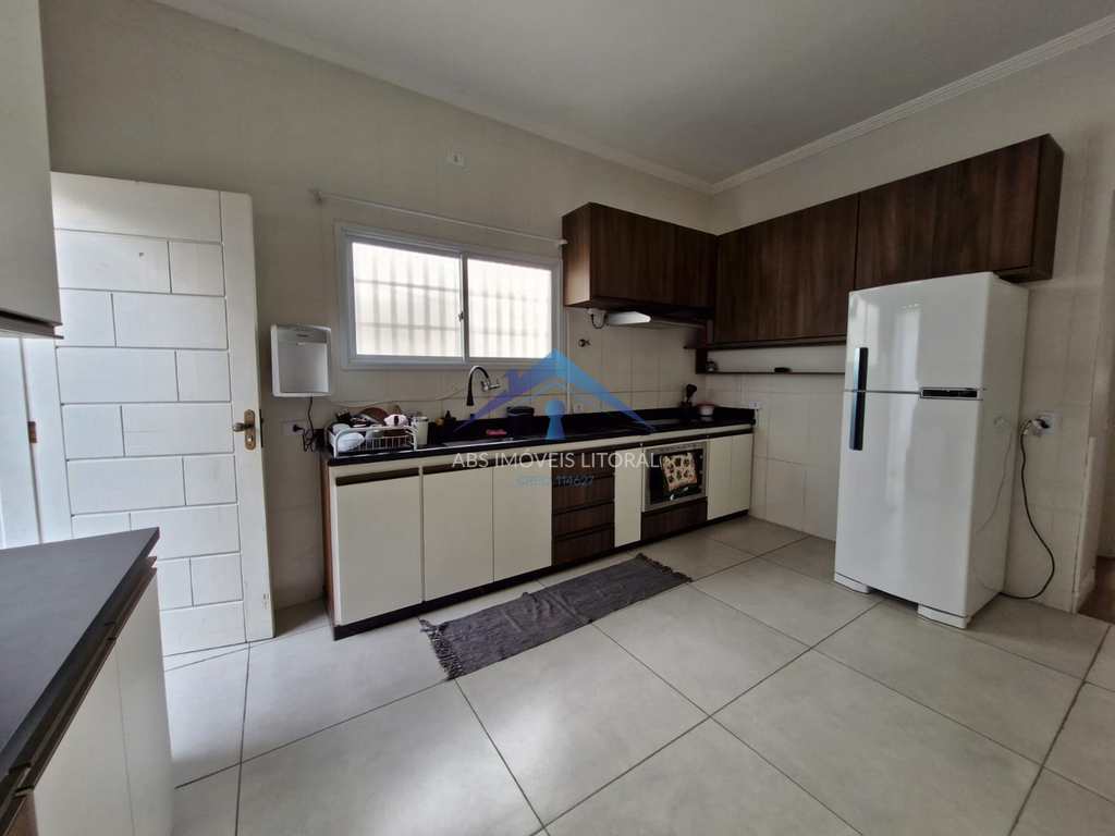 Casa em Praia Grande, no bairro Balneário Maracanã