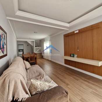 Casa em Praia Grande, bairro Balneário Maracanã
