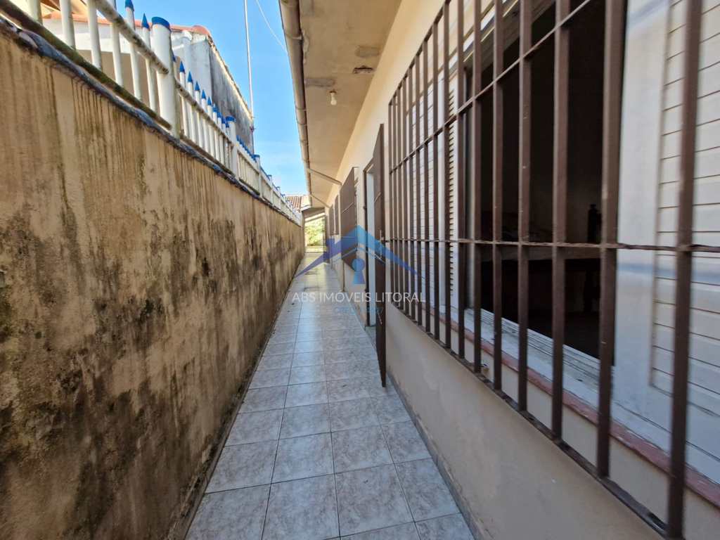 Casa em Praia Grande, no bairro Solemar