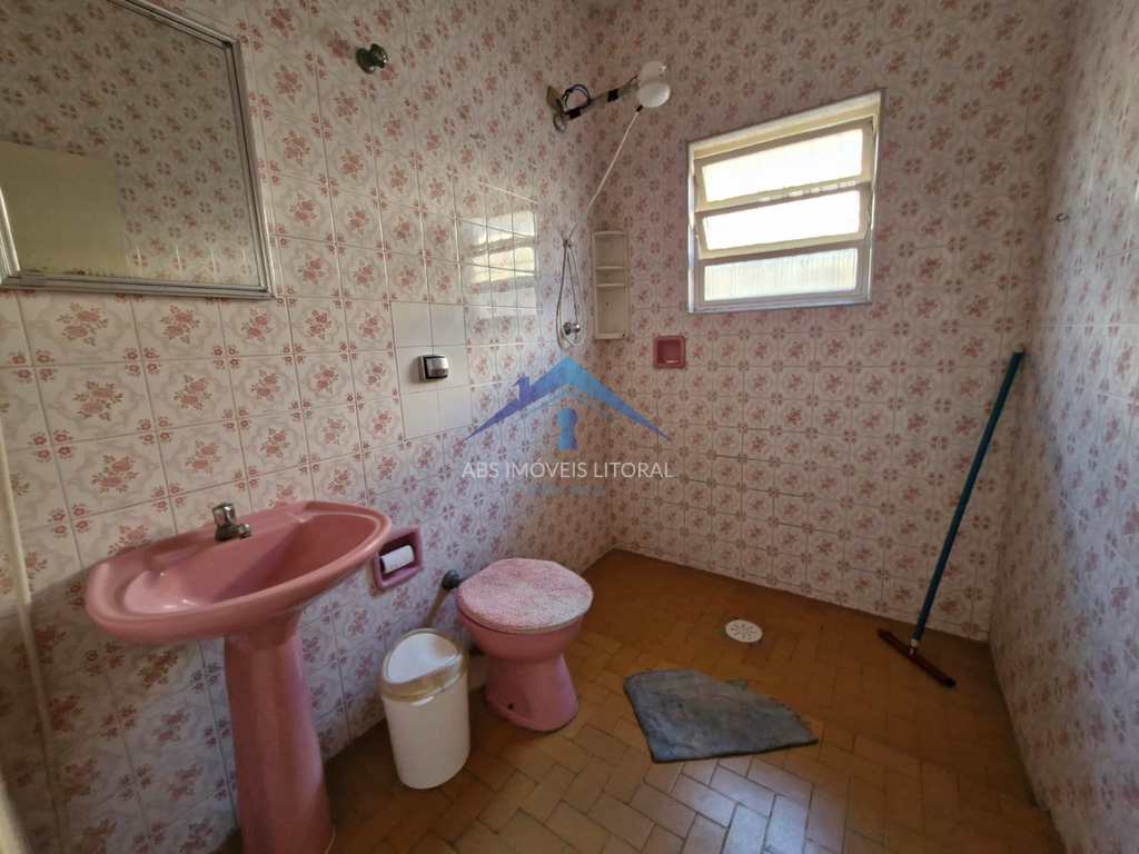 Casa em Praia Grande, no bairro Solemar