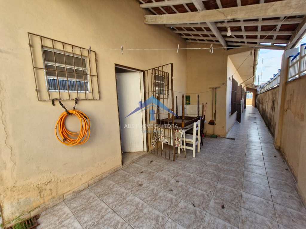 Casa em Praia Grande, no bairro Solemar