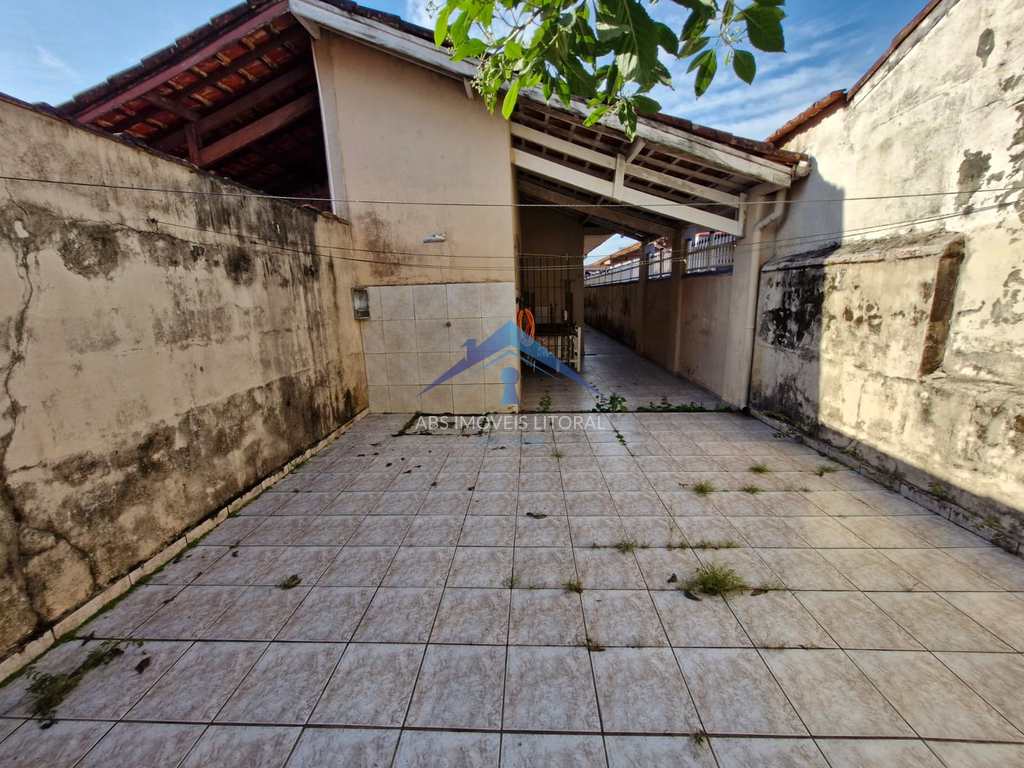Casa em Praia Grande, no bairro Solemar