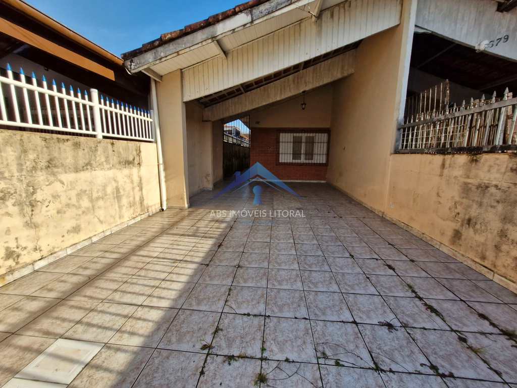 Casa em Praia Grande, no bairro Solemar