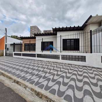 Casa em Praia Grande, bairro Real