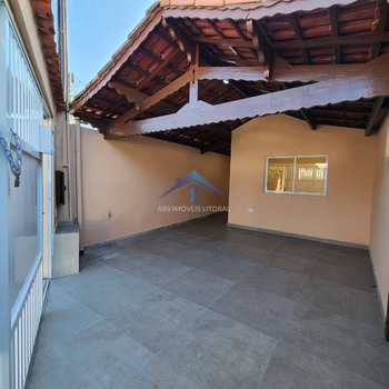 Casa em Praia Grande, bairro Solemar