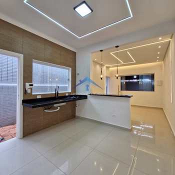 Casa em Praia Grande, bairro Caiçara
