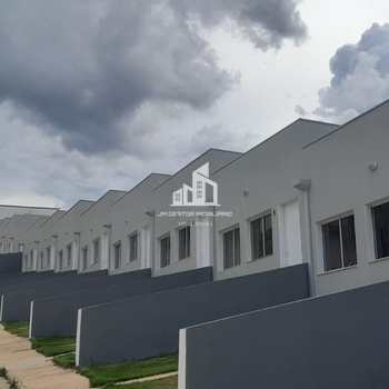 Casa de Condomínio em Votorantim, bairro Vila Garcia