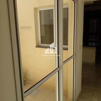 Apartamento em Sorocaba, bairro Caguassu
