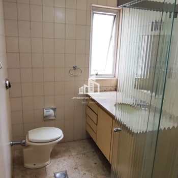 Apartamento em Sorocaba, bairro Centro