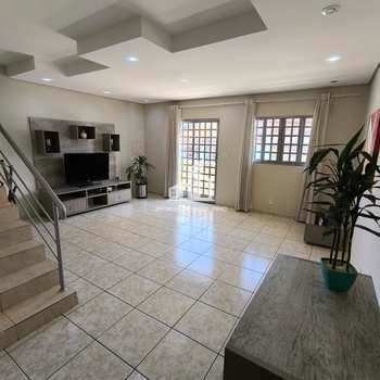 Sobrado em Sorocaba, bairro Jardim Prestes de Barros