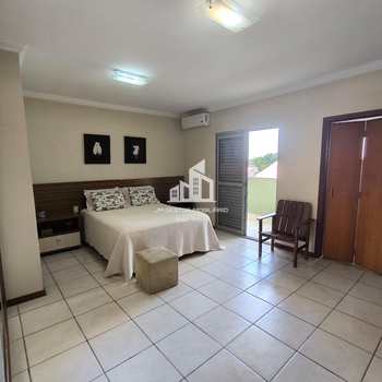 Sobrado em Sorocaba, bairro Jardim Prestes de Barros