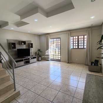 Sobrado em Sorocaba, bairro Jardim Prestes de Barros