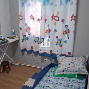 Apartamento em Sorocaba, bairro Vila Fiori
