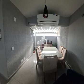 Apartamento em Sorocaba, bairro Vila Fiori