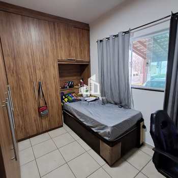 Casa de Condomínio em Sorocaba, bairro Horto Florestal