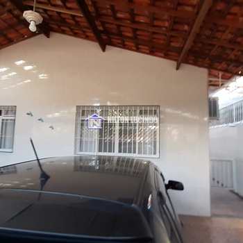 Casa em Praia Grande, bairro Caiçara