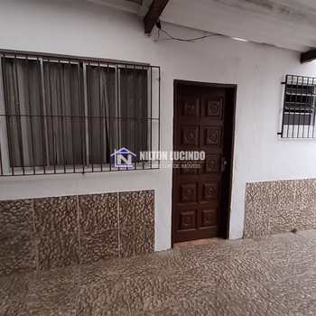 Casa em Praia Grande, bairro Maracanã