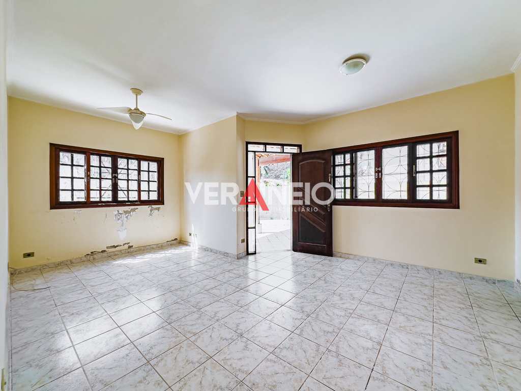 Casa em Praia Grande, no bairro Canto do Forte