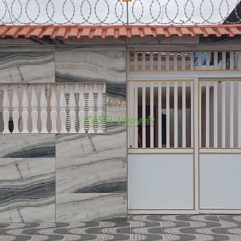 Casa em Praia Grande, bairro Maracanã