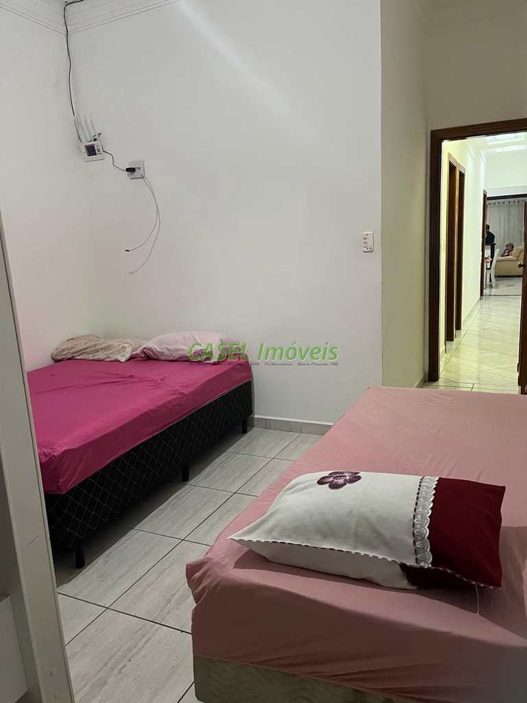 Casa em Praia Grande, no bairro Caiçara