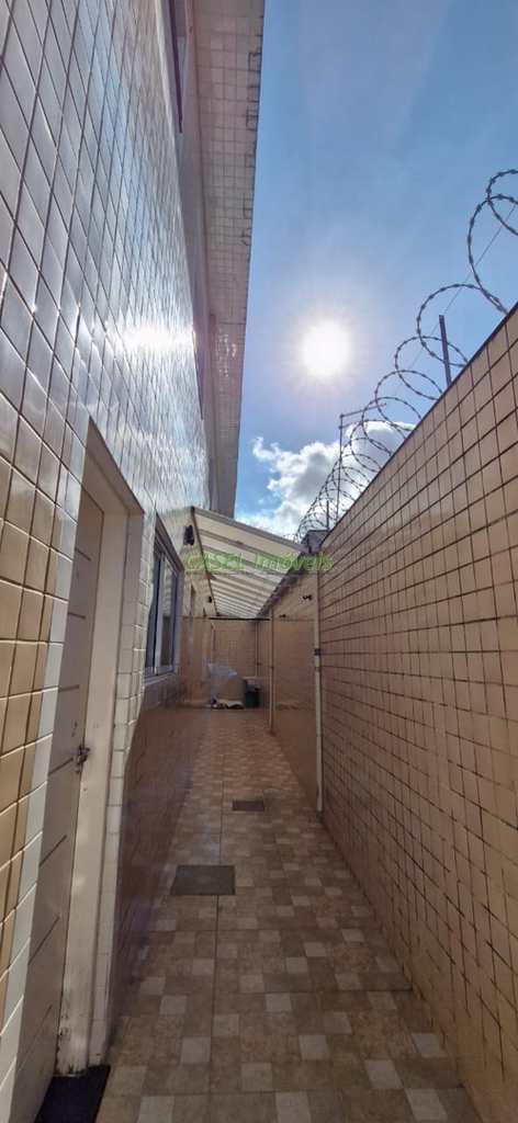 Sobrado em Praia Grande, no bairro Caiçara